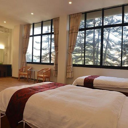 Hotel Myitkyinā Buitenkant foto