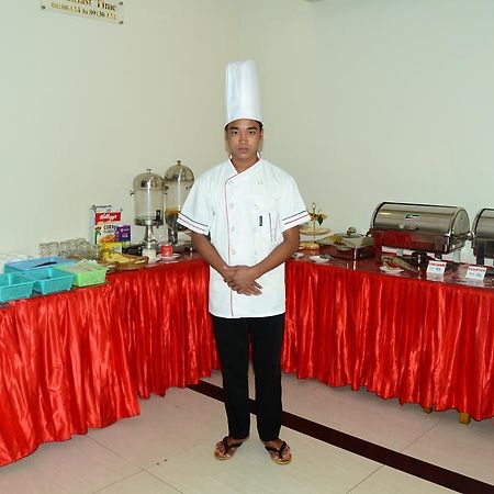 Hotel Myitkyinā Buitenkant foto