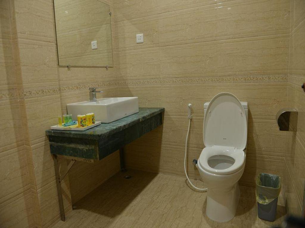 Hotel Myitkyinā Buitenkant foto