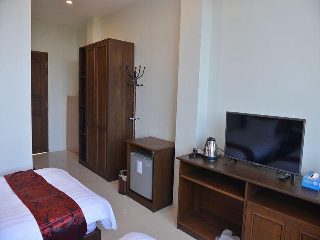 Hotel Myitkyinā Buitenkant foto