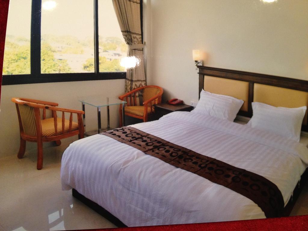 Hotel Myitkyinā Kamer foto