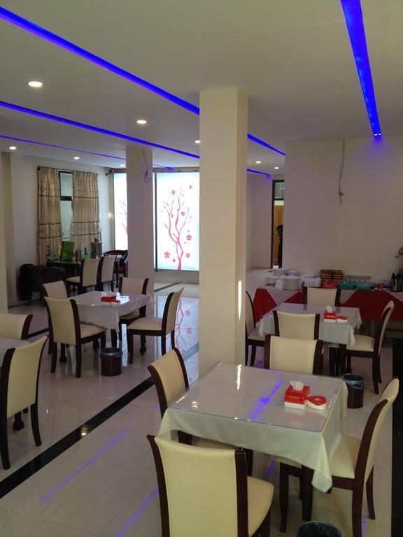 Hotel Myitkyinā Buitenkant foto