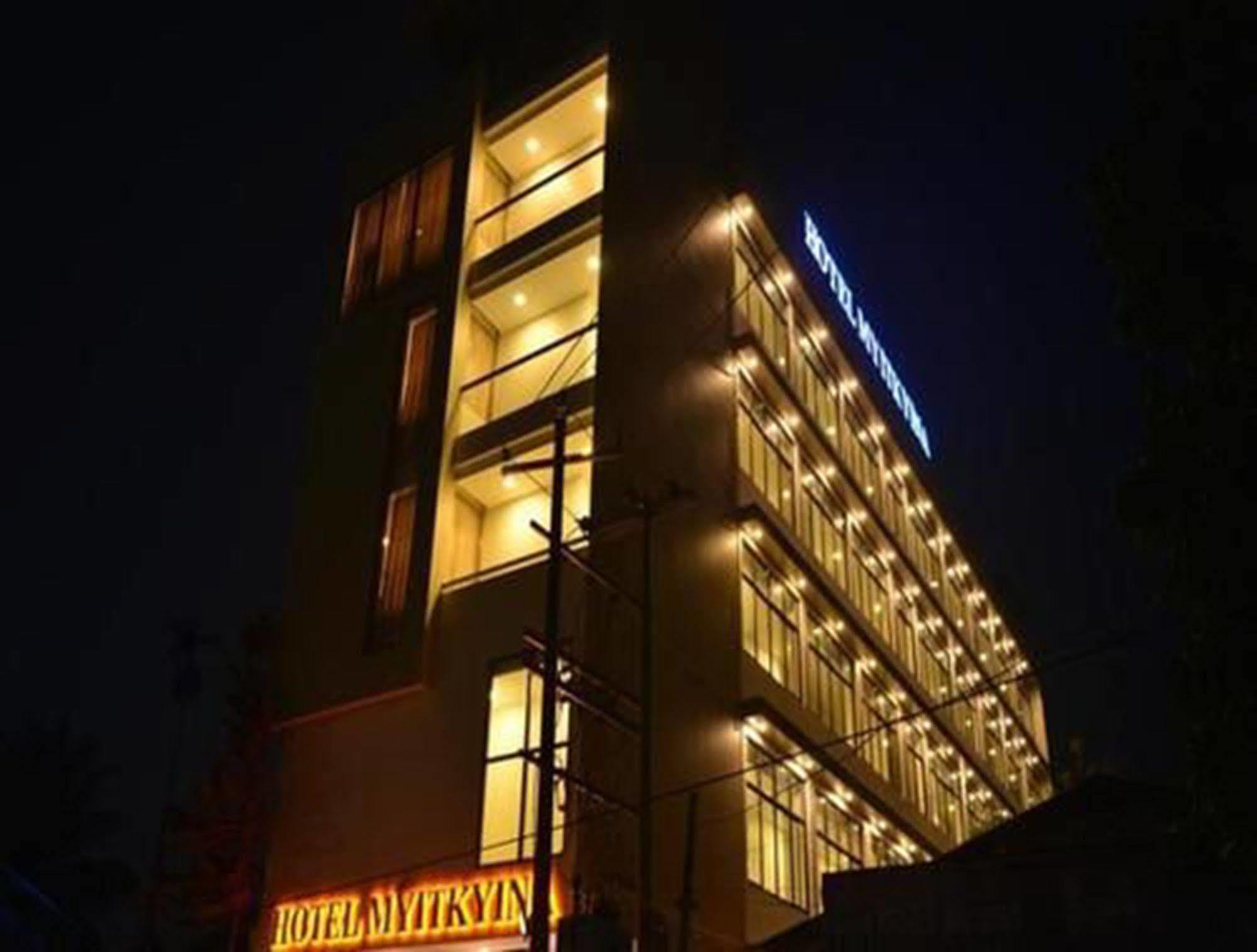 Hotel Myitkyinā Buitenkant foto